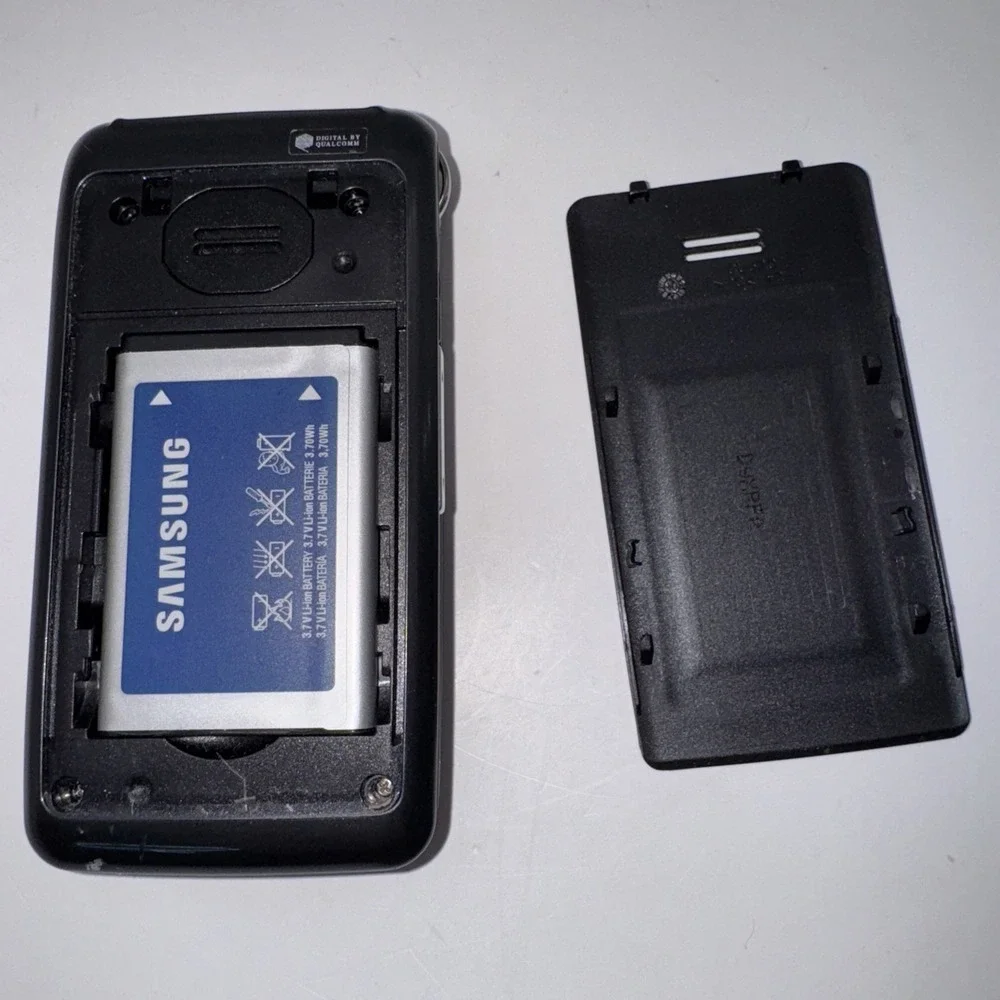 Samsung Verizon Wireless Model: SCH-U320 Flip Cell Phone - Power On‎ /Untested